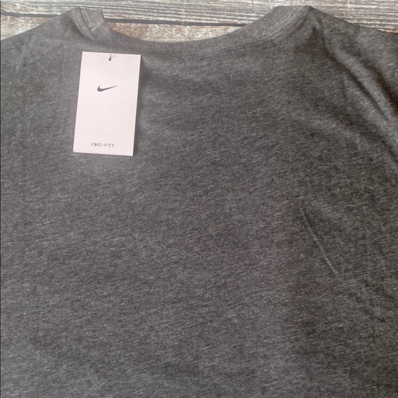 Nike Men’s Dri-Fit Gray Short Sleeve Tee Casual Comfort Sz XXL - Picture 2 of 8